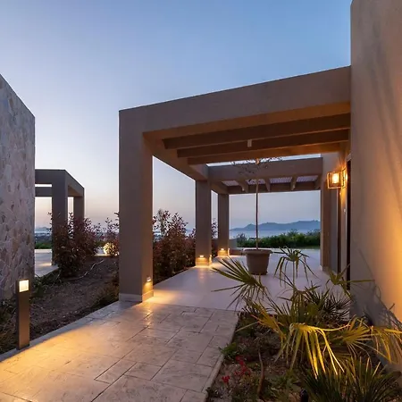 Maravilla Luxury Living &