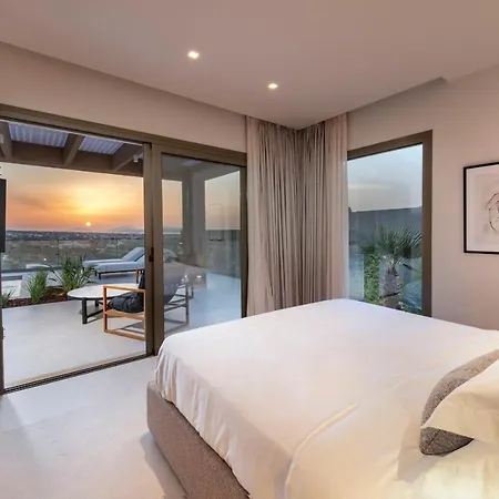 Maravilla Luxury Living &