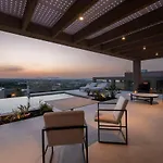 Maravilla Luxury Living &