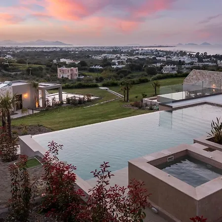 Maravilla Luxury Living