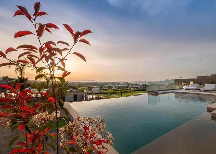 Maravilla Luxury Living &