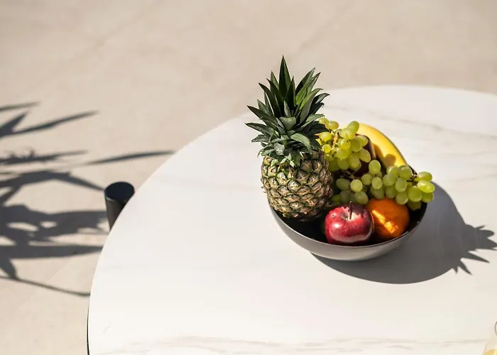 Maravilla Luxury Living & *