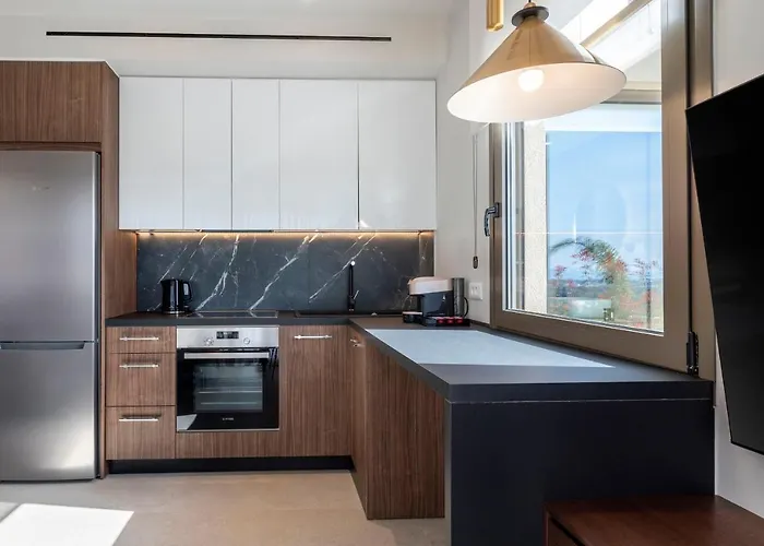 Maravilla Luxury Living & *