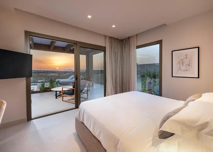 Maravilla Luxury Living &