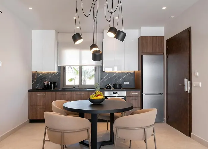 Maravilla Luxury Living &